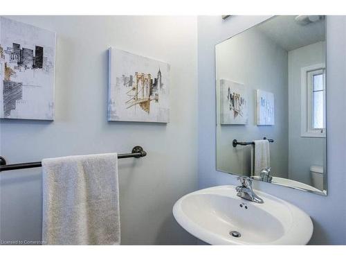 96 Eliza Avenue, Kitchener, ON - Indoor Photo Showing Bathroom