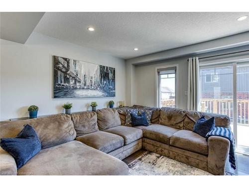 96 Eliza Avenue, Kitchener, ON - Indoor Photo Showing Living Room