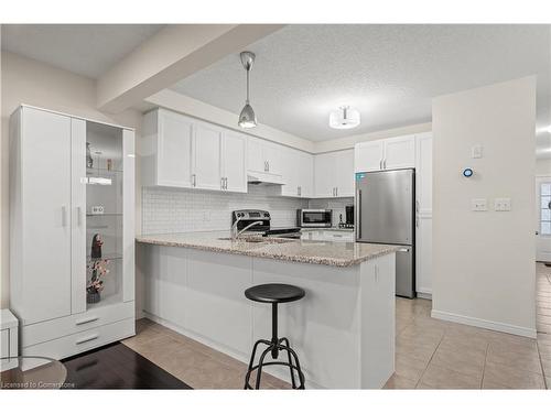 40 Eliza Avenue, Kitchener, ON - Indoor Photo Showing Kitchen