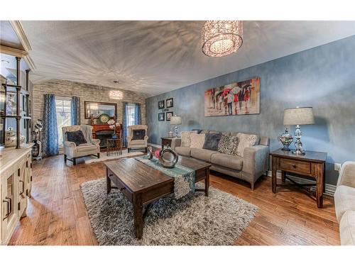 158 Harding Street, Kitchener, ON - Indoor Photo Showing Living Room