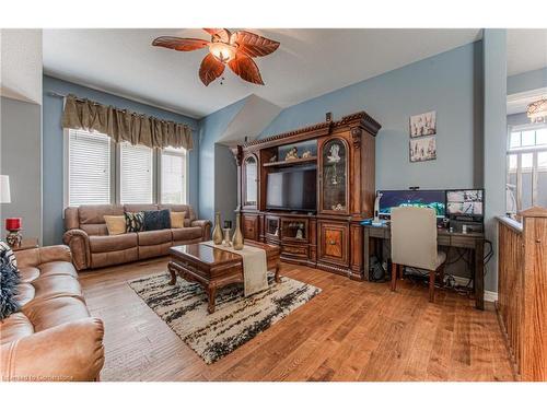 158 Harding Street, Kitchener, ON - Indoor Photo Showing Living Room