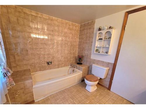 111 Riverbank Drive N, Cambridge, ON - Indoor Photo Showing Bathroom