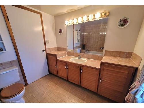 111 Riverbank Drive N, Cambridge, ON - Indoor Photo Showing Bathroom