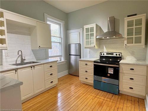 42A-40-42 Blenheim Road, Cambridge, ON - Indoor Photo Showing Kitchen With Upgraded Kitchen