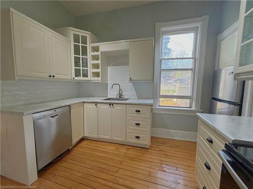 42A-40-42 Blenheim Road, Cambridge, ON - Indoor Photo Showing Kitchen