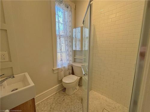 42A-40-42 Blenheim Road, Cambridge, ON - Indoor Photo Showing Bathroom