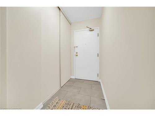 21-3085 Kingsway Drive, Kitchener, ON - Indoor Photo Showing Other Room