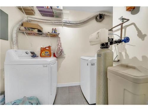 21-3085 Kingsway Drive, Kitchener, ON - Indoor Photo Showing Laundry Room