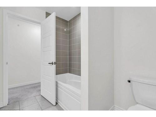 403 Equestrian Way, Cambridge, ON - Indoor Photo Showing Bathroom