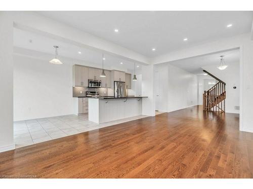 403 Equestrian Way, Cambridge, ON - Indoor Photo Showing Kitchen With Upgraded Kitchen