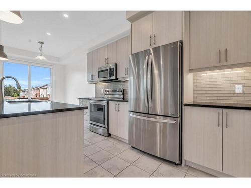 403 Equestrian Way, Cambridge, ON - Indoor Photo Showing Kitchen With Stainless Steel Kitchen With Upgraded Kitchen