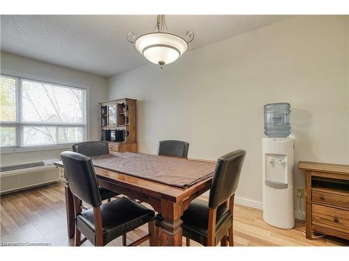 211-30 Hugo Crescent, Kitchener, ON - Indoor Photo Showing Dining Room