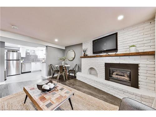 172 Hanover Place, Hamilton, ON - Indoor Photo Showing Living Room With Fireplace