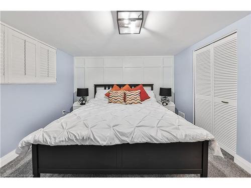 172 Hanover Place, Hamilton, ON - Indoor Photo Showing Bedroom