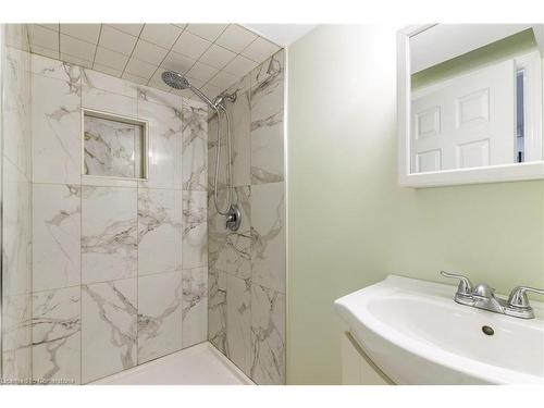 155 Dolman Street, Breslau, ON - Indoor Photo Showing Bathroom