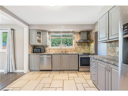 6 Rideau Crescent, Hamilton, ON - Indoor Photo Showing Kitchen With Upgraded Kitchen