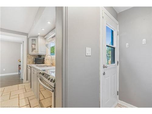 6 Rideau Crescent, Hamilton, ON - Indoor Photo Showing Kitchen