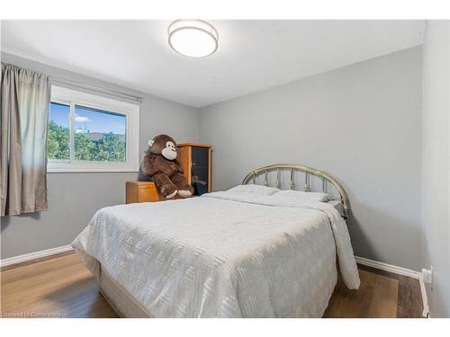 6 Rideau Crescent, Hamilton, ON - Indoor Photo Showing Bedroom