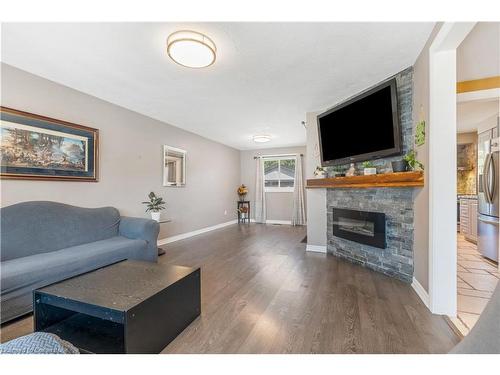 6 Rideau Crescent, Hamilton, ON - Indoor Photo Showing Living Room With Fireplace