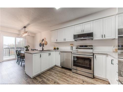 4-468 Doon South Drive, Kitchener, ON - Indoor Photo Showing Kitchen