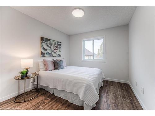 4-468 Doon South Drive, Kitchener, ON - Indoor Photo Showing Bedroom