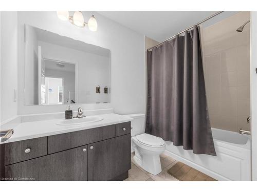 68-143 Ridge Road, Cambridge, ON - Indoor Photo Showing Bathroom