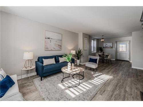 16-18 St Andrews Street, Cambridge, ON - Indoor Photo Showing Living Room