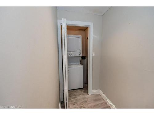 16-18 St Andrews Street, Cambridge, ON - Indoor Photo Showing Laundry Room