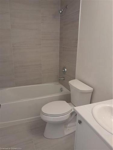 G10-20 Palace Street, Kitchener, ON - Indoor Photo Showing Bathroom