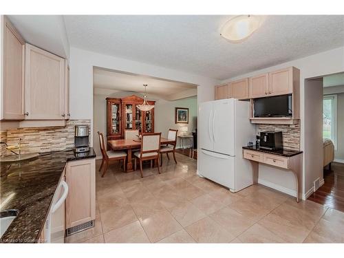 60 Glenburnie Drive, Guelph, ON - Indoor Photo Showing Kitchen