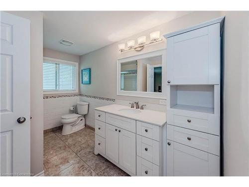 60 Glenburnie Drive, Guelph, ON - Indoor Photo Showing Bathroom