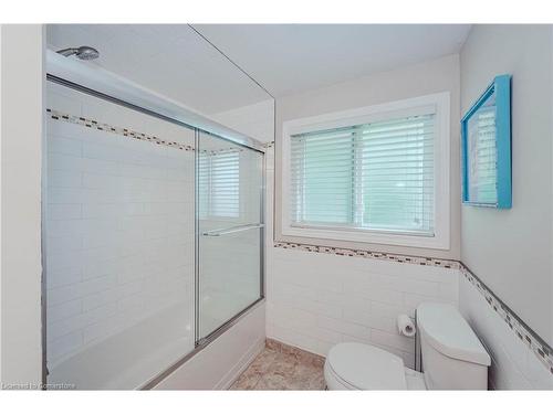 60 Glenburnie Drive, Guelph, ON - Indoor Photo Showing Bathroom