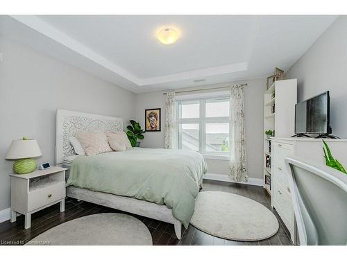 307-249 Grey Silo Road, Waterloo, ON - Indoor Photo Showing Bedroom