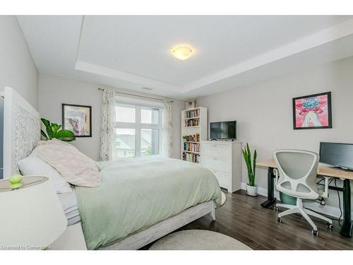 307-249 Grey Silo Road, Waterloo, ON - Indoor Photo Showing Bedroom