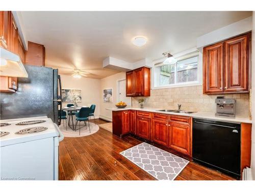 A & B-515 Brookhaven Crescent, Waterloo, ON - Indoor Photo Showing Kitchen With Double Sink