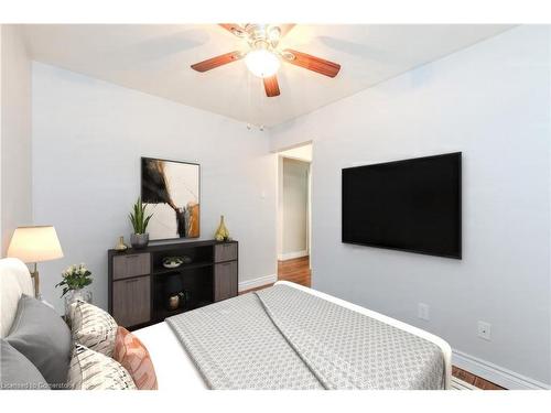 A & B-515 Brookhaven Crescent, Waterloo, ON - Indoor Photo Showing Bedroom