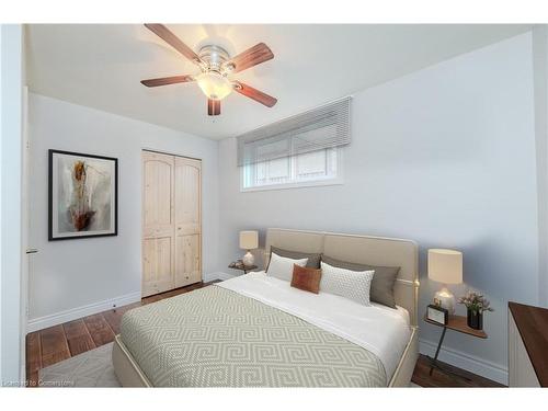 A & B-515 Brookhaven Crescent, Waterloo, ON - Indoor Photo Showing Bedroom