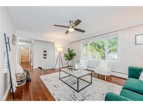 A & B-515 Brookhaven Crescent, Waterloo, ON - Indoor Photo Showing Living Room