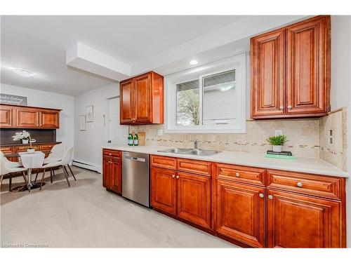 A & B-515 Brookhaven Crescent, Waterloo, ON - Indoor Photo Showing Kitchen With Double Sink