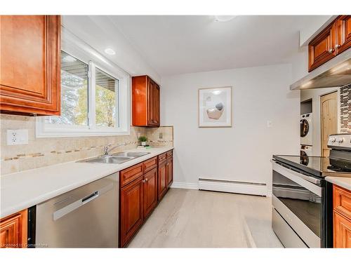 A & B-515 Brookhaven Crescent, Waterloo, ON - Indoor Photo Showing Kitchen With Double Sink