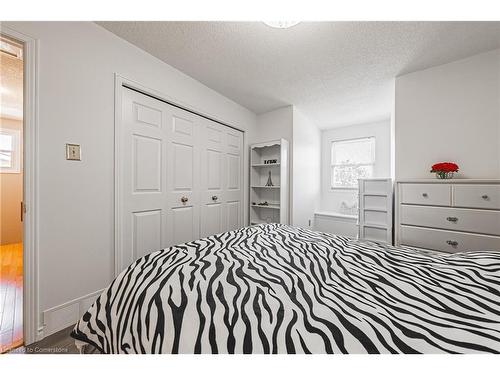 27 Westchester Drive, Kitchener, ON - Indoor Photo Showing Bedroom