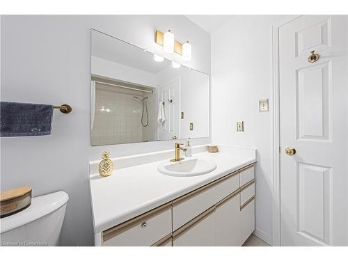 27 Westchester Drive, Kitchener, ON - Indoor Photo Showing Bathroom