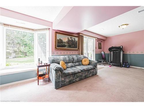 27 Westchester Drive, Kitchener, ON - Indoor Photo Showing Living Room