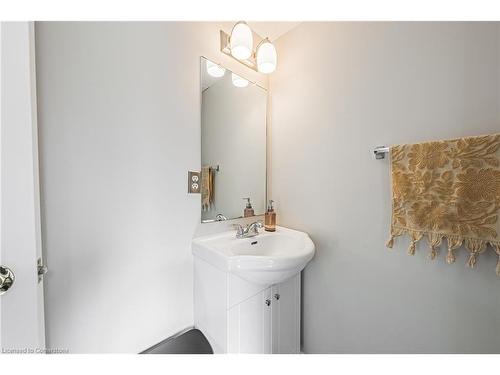 27 Westchester Drive, Kitchener, ON - Indoor Photo Showing Bathroom