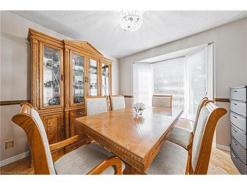 27 Westchester Drive, Kitchener, ON - Indoor Photo Showing Dining Room