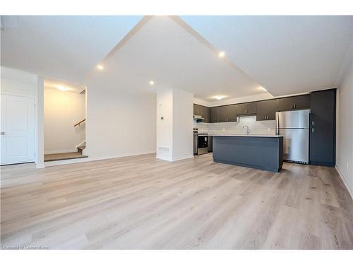 C138-590 Benninger Drive, Kitchener, ON - Indoor Photo Showing Kitchen