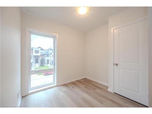 C138-590 Benninger Drive, Kitchener, ON - Indoor Photo Showing Other Room