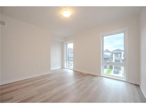 C138-590 Benninger Drive, Kitchener, ON - Indoor Photo Showing Other Room