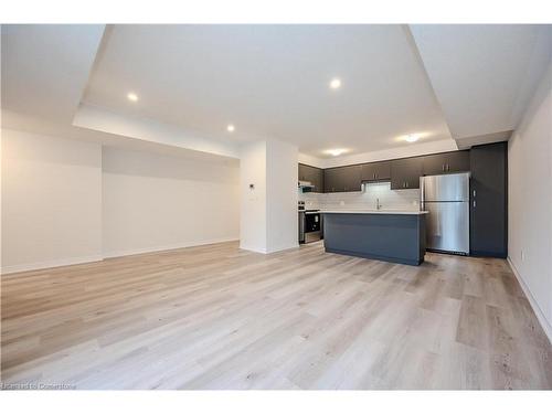 C137-588 Benninger Drive, Kitchener, ON - Indoor Photo Showing Kitchen