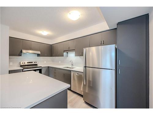 C137-588 Benninger Drive, Kitchener, ON - Indoor Photo Showing Kitchen With Double Sink With Upgraded Kitchen